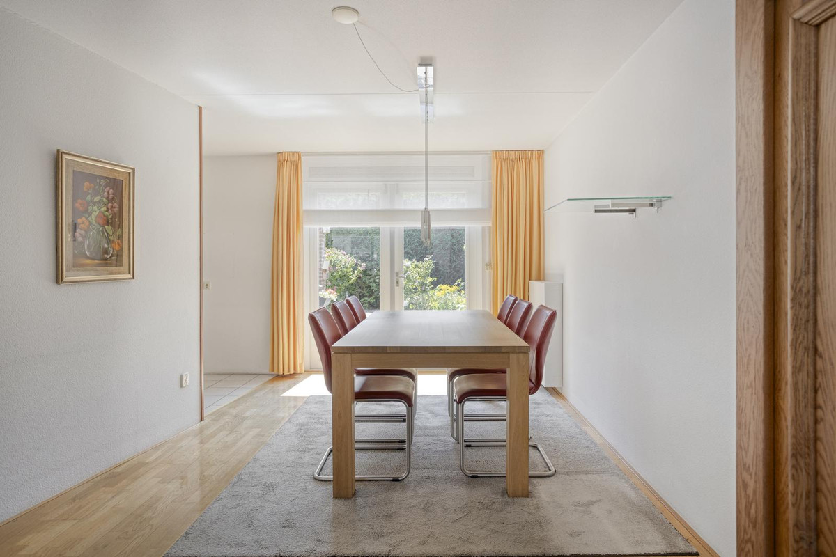 Tussenwoning te koop: Salvador Allendedomein 1, Maastricht