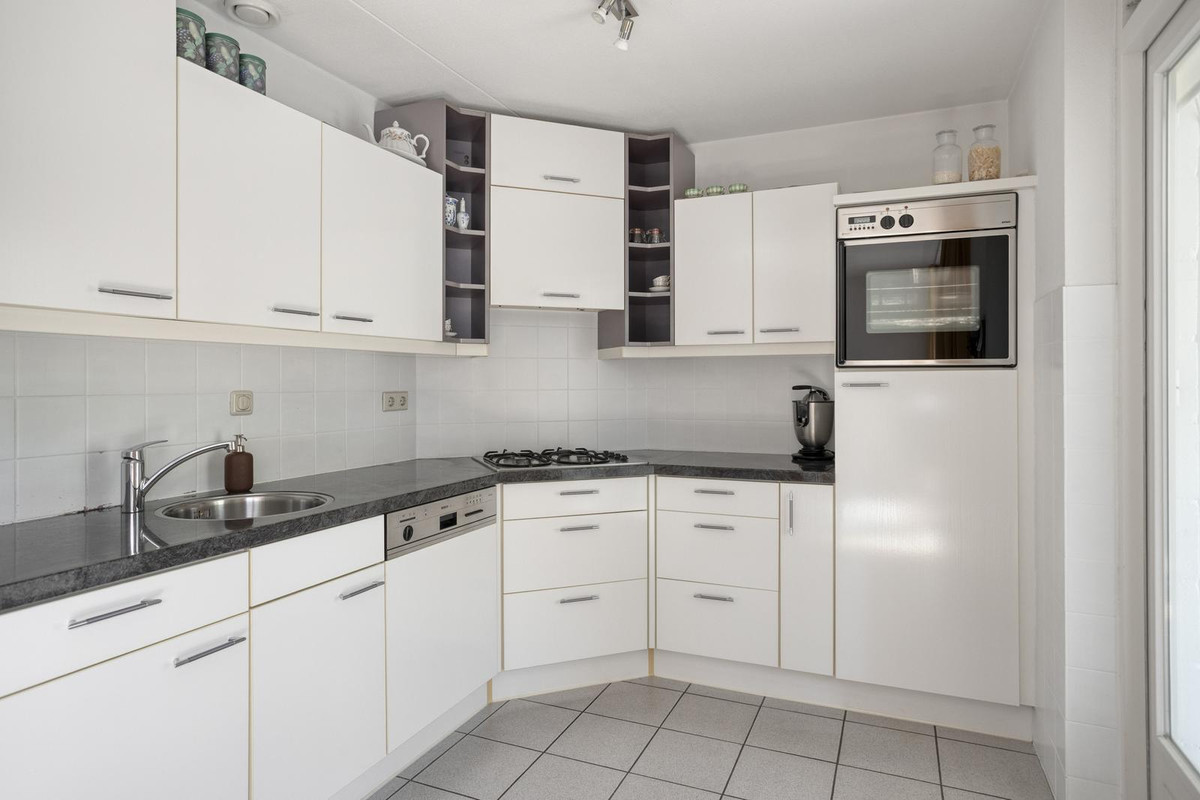 Tussenwoning te koop: Salvador Allendedomein 1, Maastricht