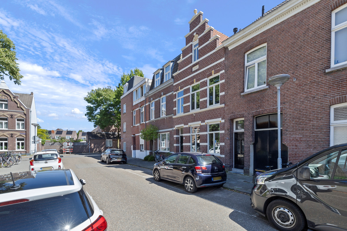Tussenwoning te koop: Schoolstraat 9, Venlo
