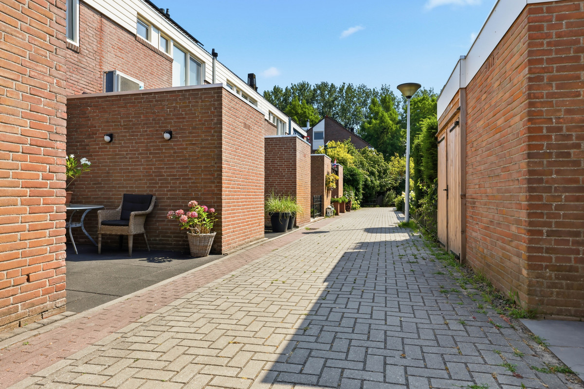 Tussenwoning te koop: De Wildschutter 18, Zaandam
