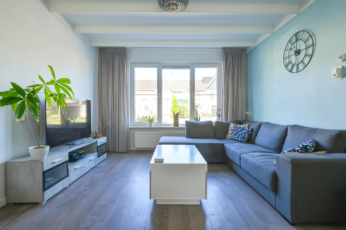 Tussenwoning te koop: Baarlelaan 43, Hoogeveen