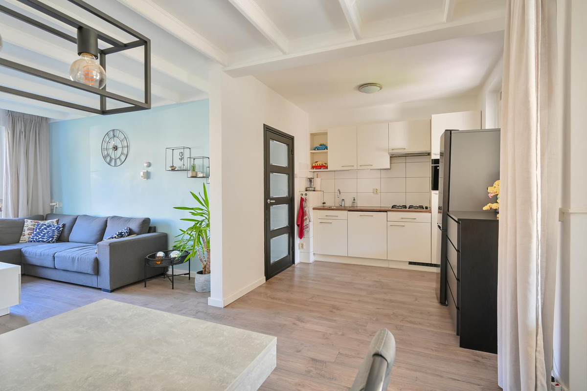 Tussenwoning te koop: Baarlelaan 43, Hoogeveen