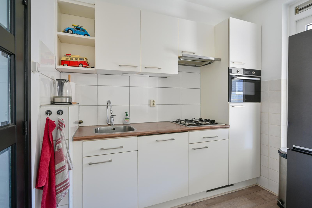 Tussenwoning te koop: Baarlelaan 43, Hoogeveen