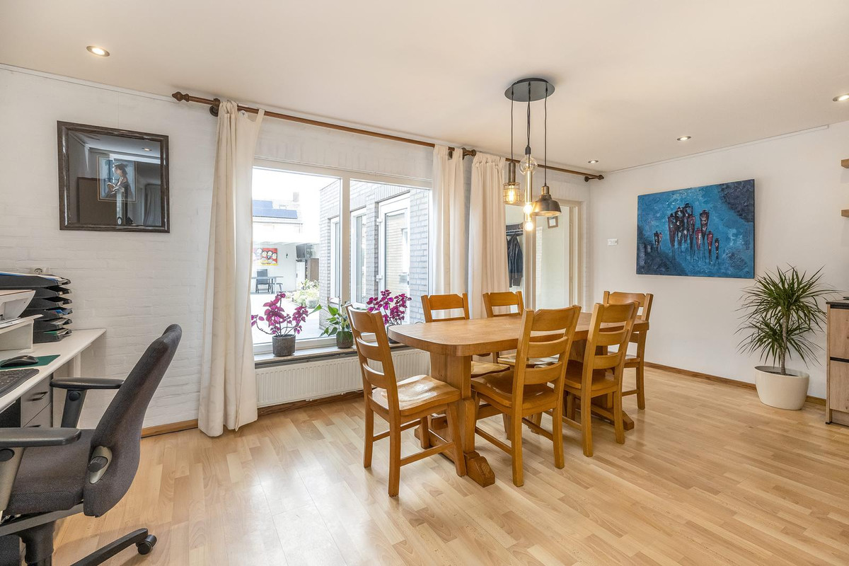 Twee-onder-één-kap te koop: Beatrixstraat 8, Heeswijk-Dinther