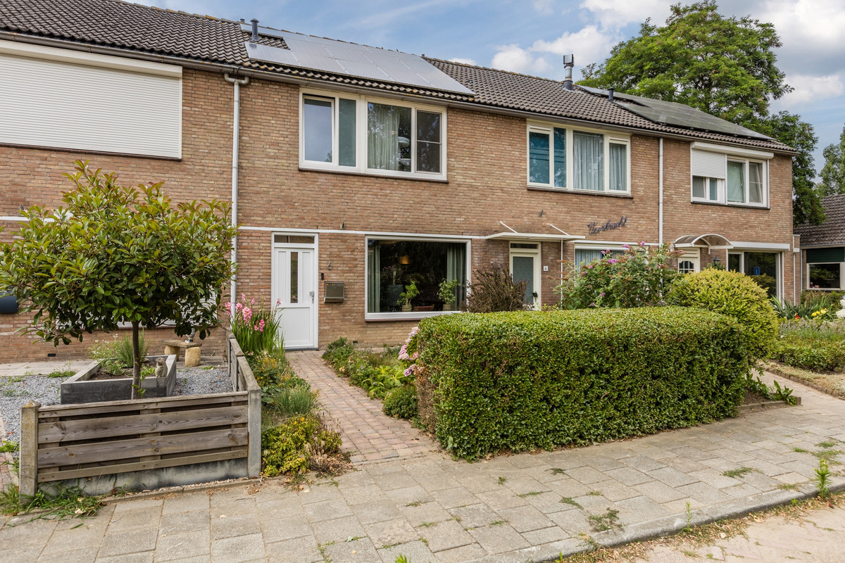 Tussenwoning te koop: Dokter van Vuurestraat 6, Dussen