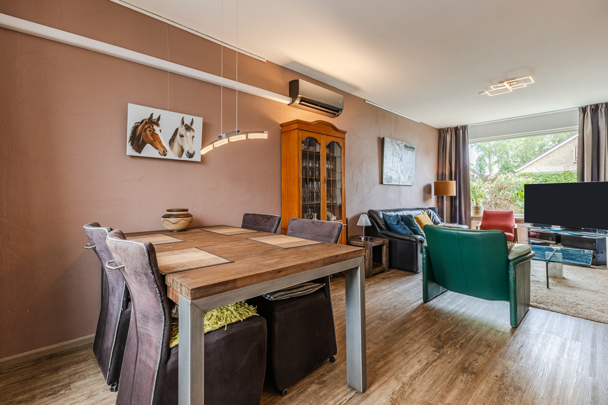 Tussenwoning te koop: Dokter van Vuurestraat 6, Dussen
