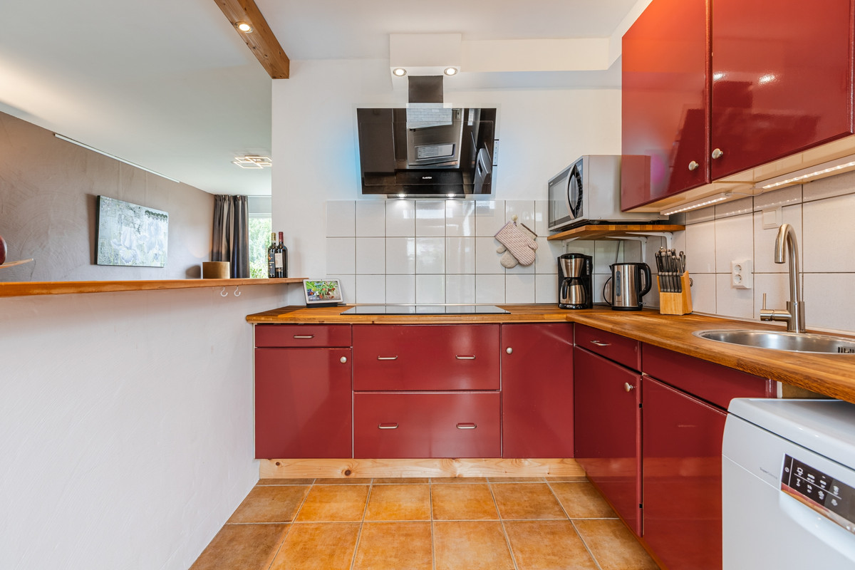 Tussenwoning te koop: Dokter van Vuurestraat 6, Dussen
