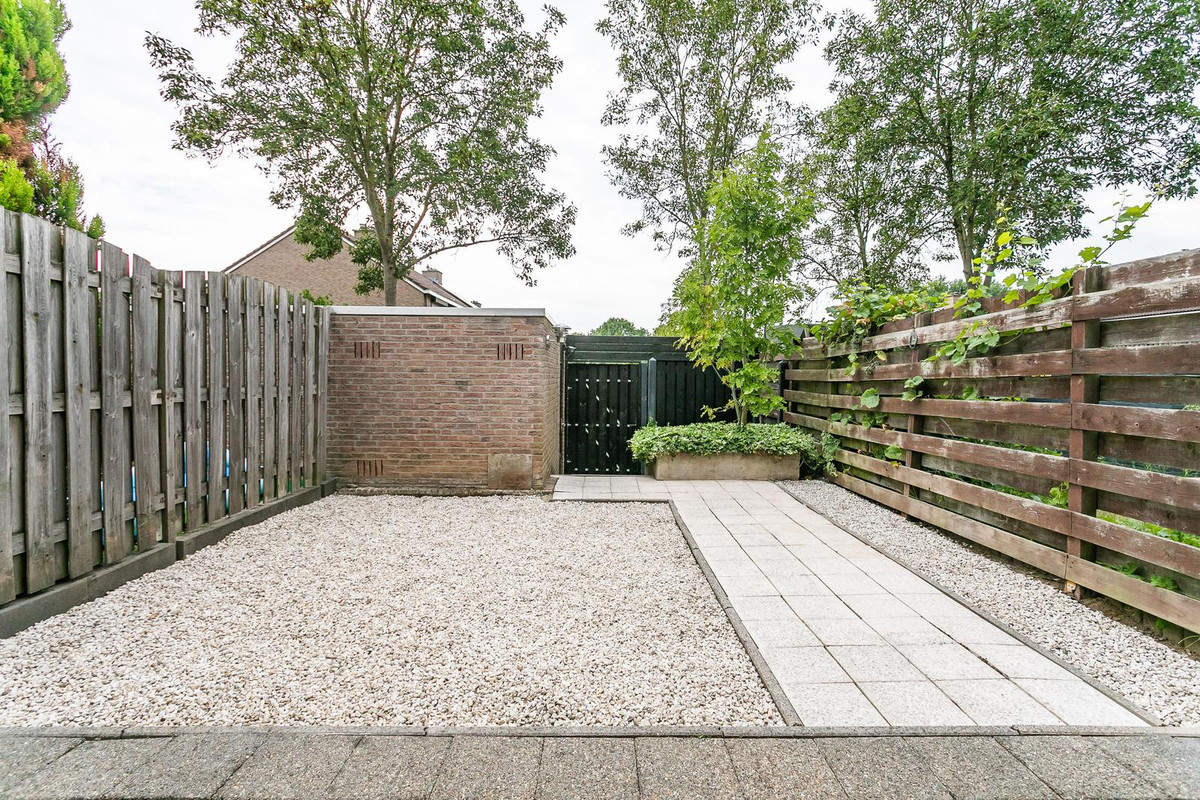 Tussenwoning te koop: Ammonieterf 236, Heerlen