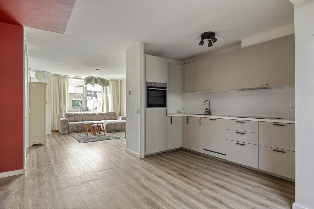 Tussenwoning te koop: Dudokhof 50, Tilburg