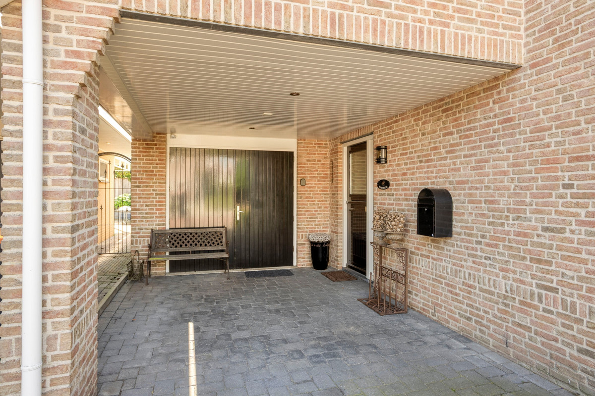 Twee-onder-één-kap te koop: Erve Broenink 43, Oldenzaal