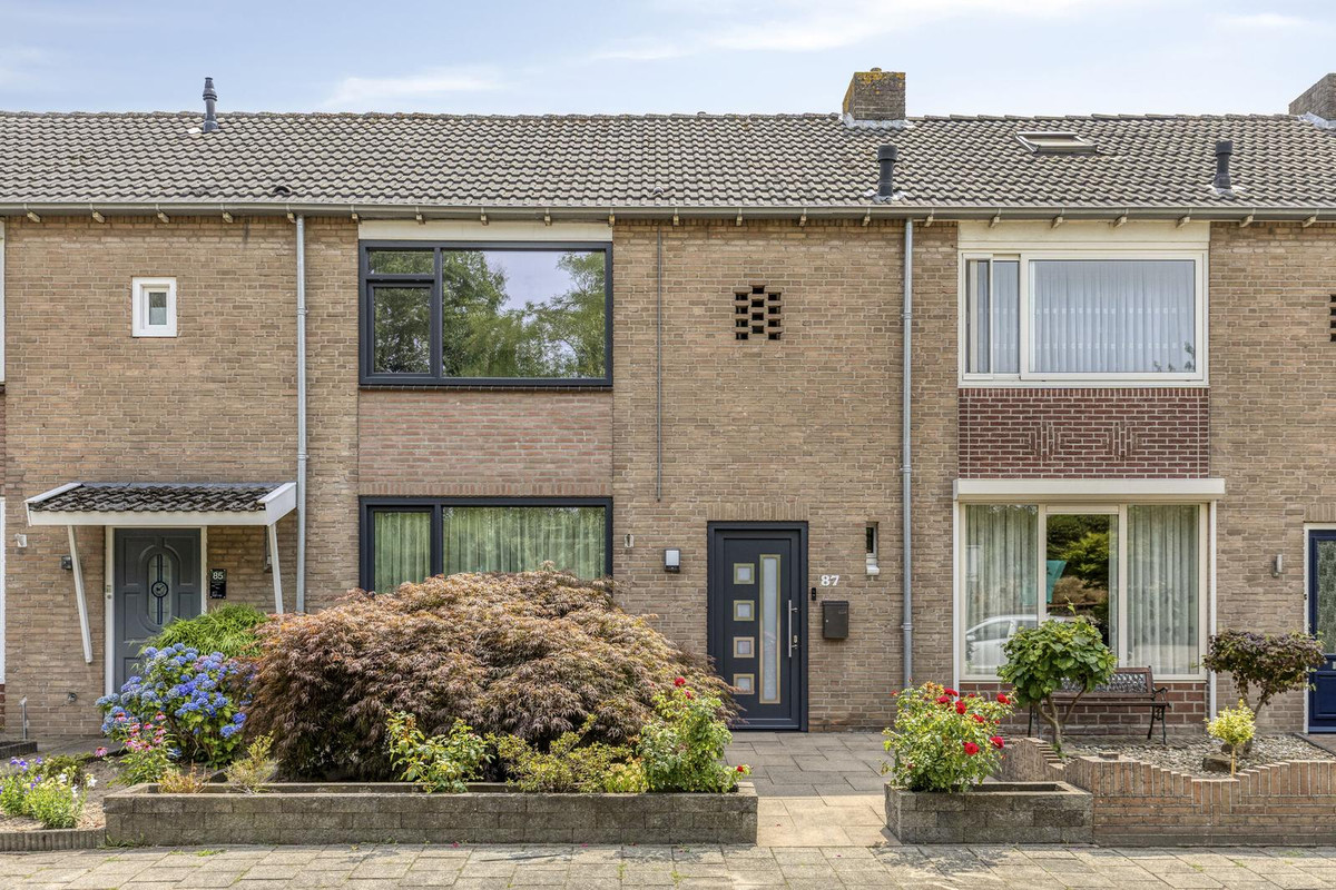 Tussenwoning te koop: Kastanjelaan 87, Drunen