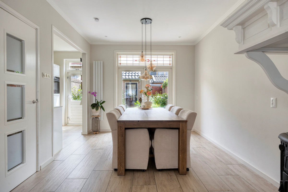 Tussenwoning te koop: Van Lennepstraat 6, Zwolle