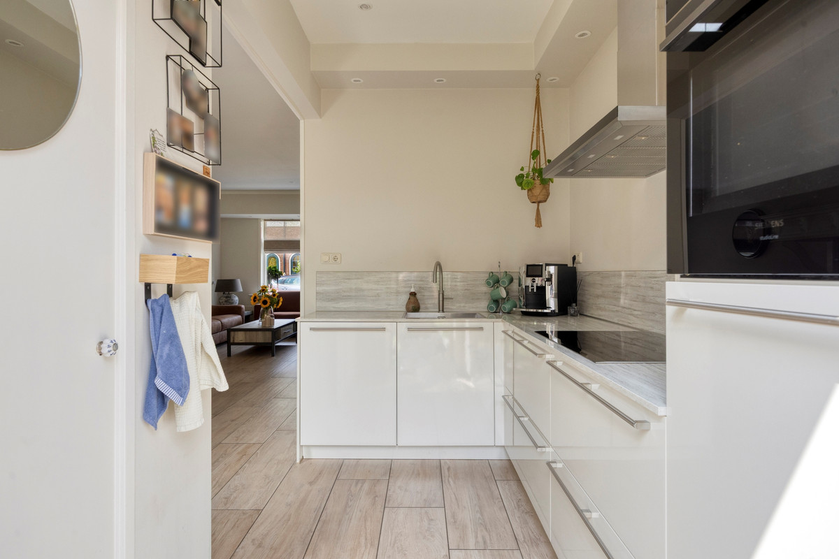 Tussenwoning te koop: Van Lennepstraat 6, Zwolle