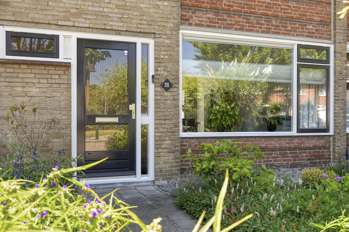 Tussenwoning te koop: Halewijnstraat 25, Etten-Leur