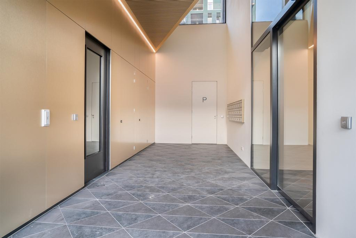 Appartement te koop: Mies van der Rohestraat 29, Hoofddorp