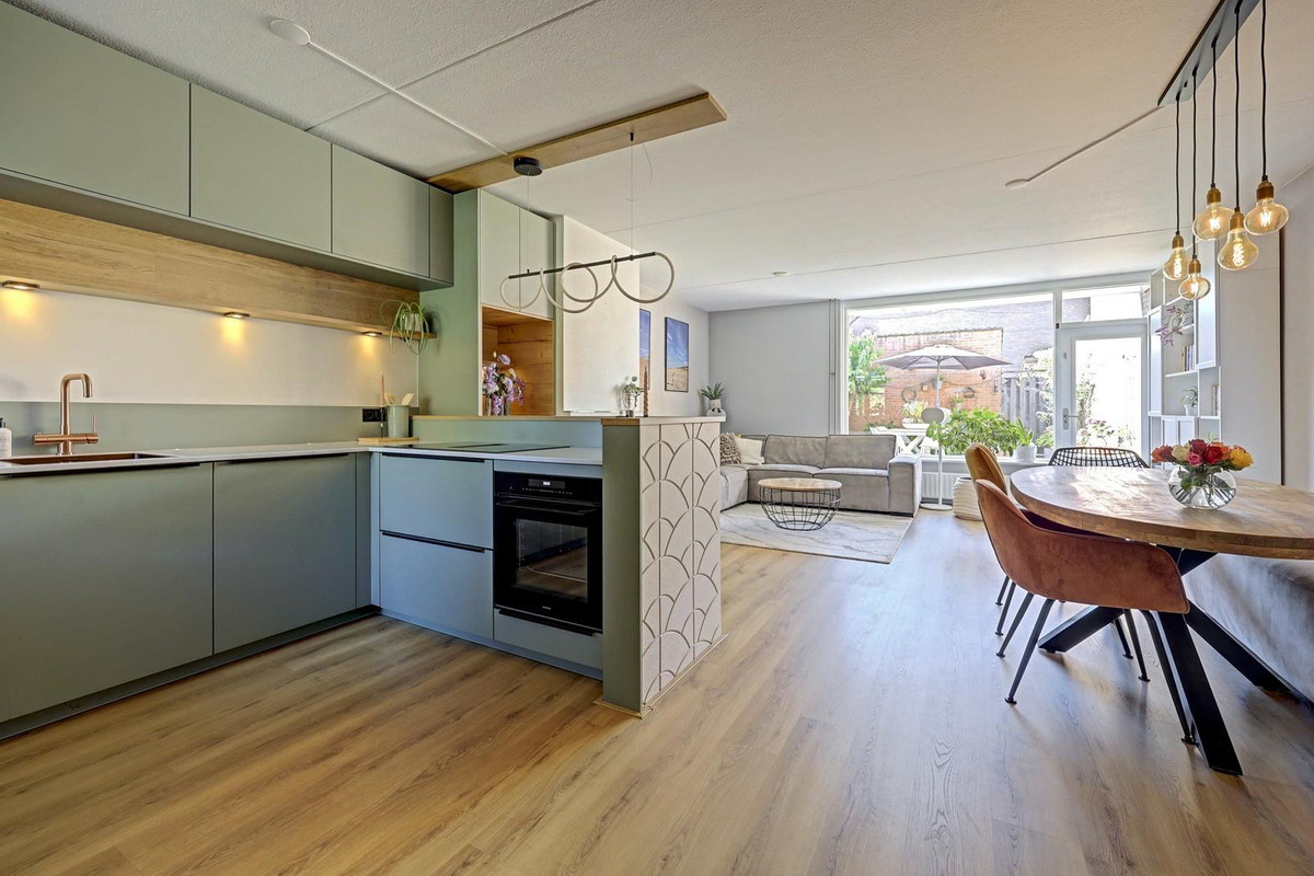 Tussenwoning te koop: Mozartlaan 29, Waalwijk