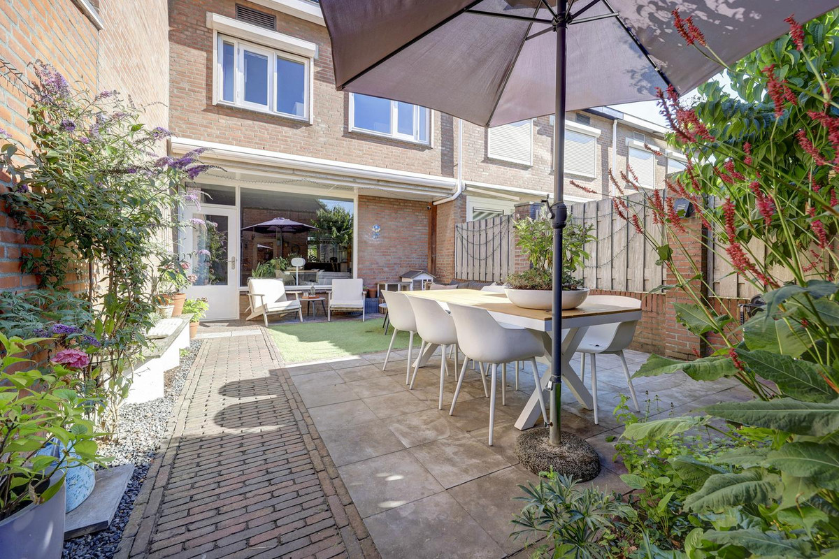 Tussenwoning te koop: Mozartlaan 29, Waalwijk