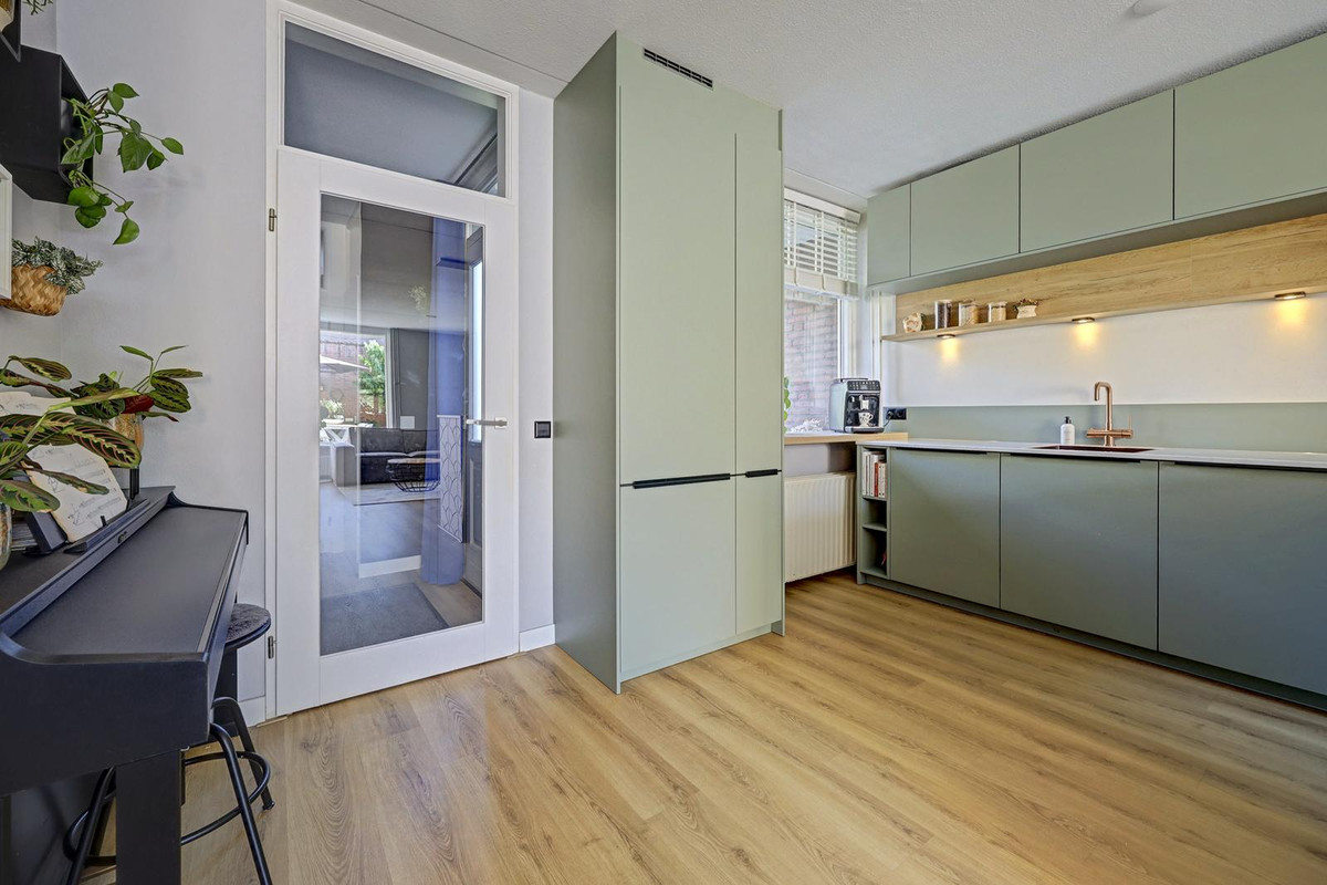 Tussenwoning te koop: Mozartlaan 29, Waalwijk