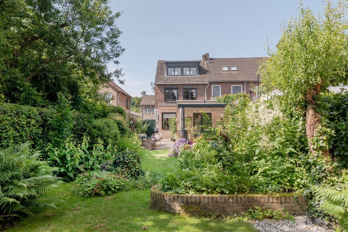 Hoekwoning te koop: Beekhoverstraat 85, Geleen