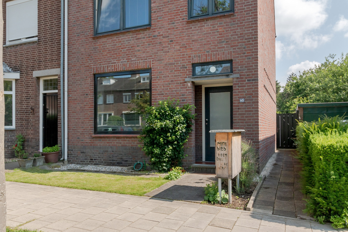Hoekwoning te koop: Beekhoverstraat 85, Geleen