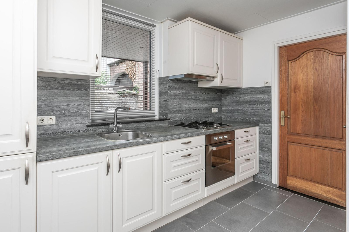 Twee-onder-één-kap te koop: Bouwbergstraat 23, Schinveld