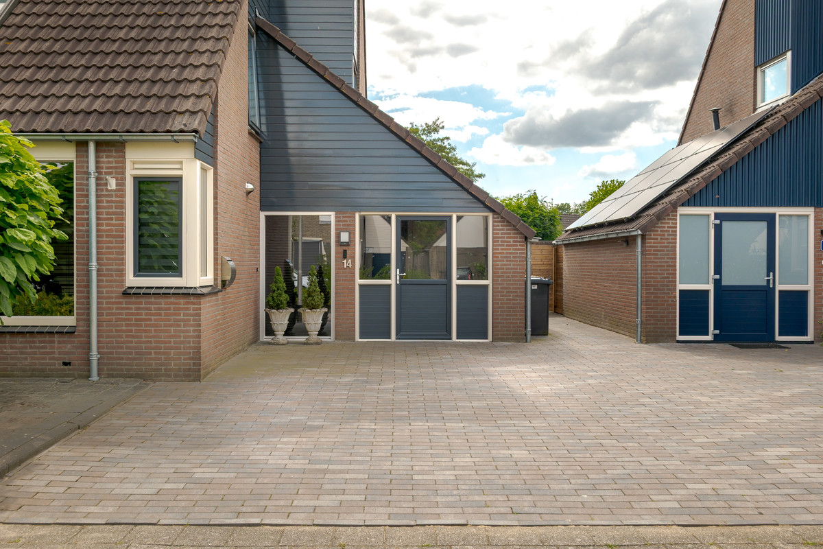 Twee-onder-één-kap te koop: Selhof 14, Westerbork