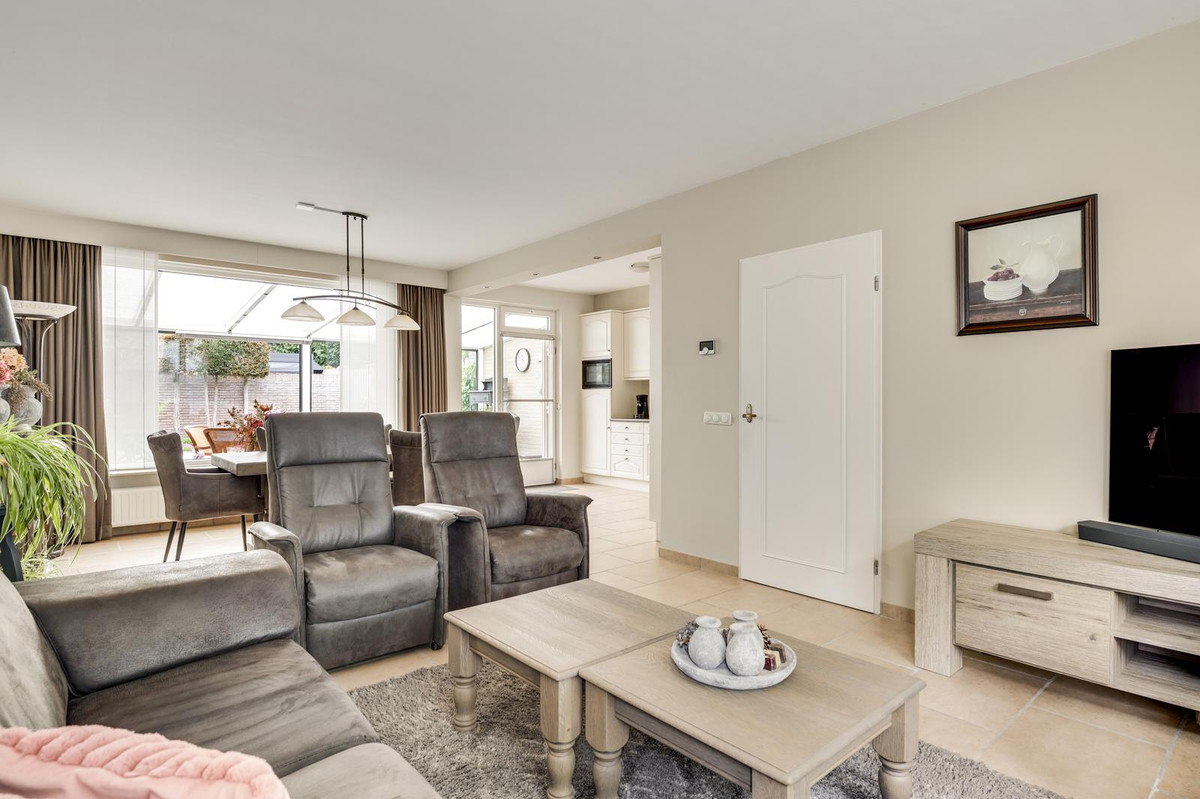 Tussenwoning te koop: Esdoornstraat 18, Nederweert