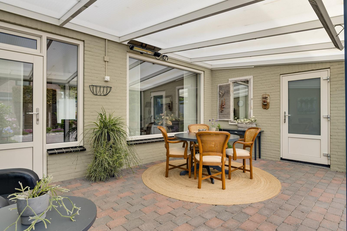 Tussenwoning te koop: Esdoornstraat 18, Nederweert