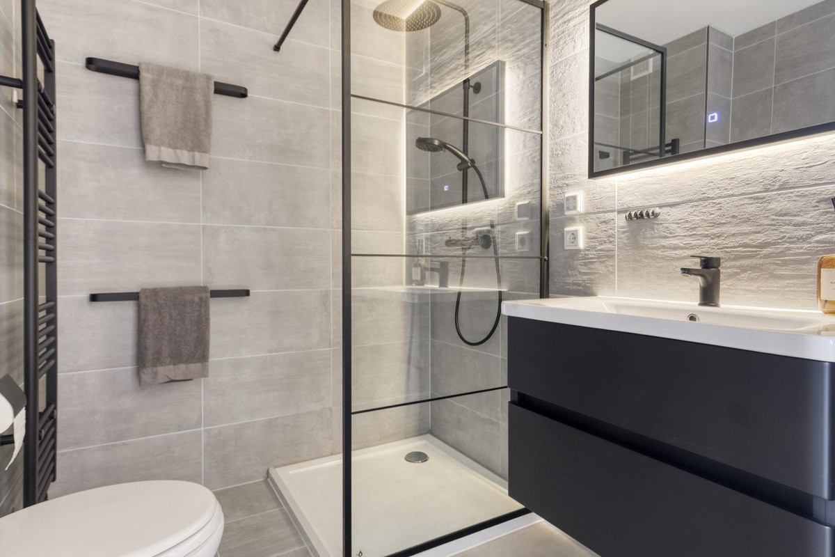 Tussenwoning te koop: Hunzestraat 6, Oost-Souburg