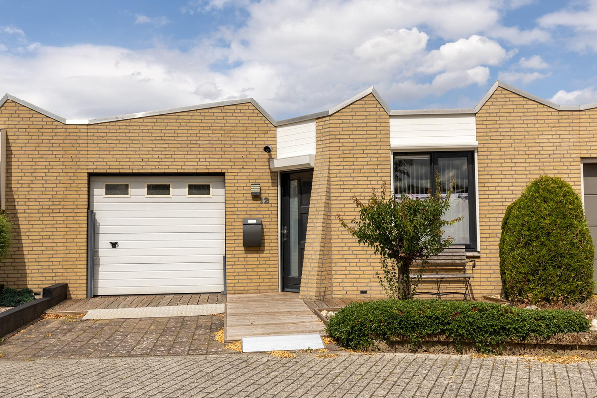 Tussenwoning te koop: De Bazuin 12, 'S-Heerenberg