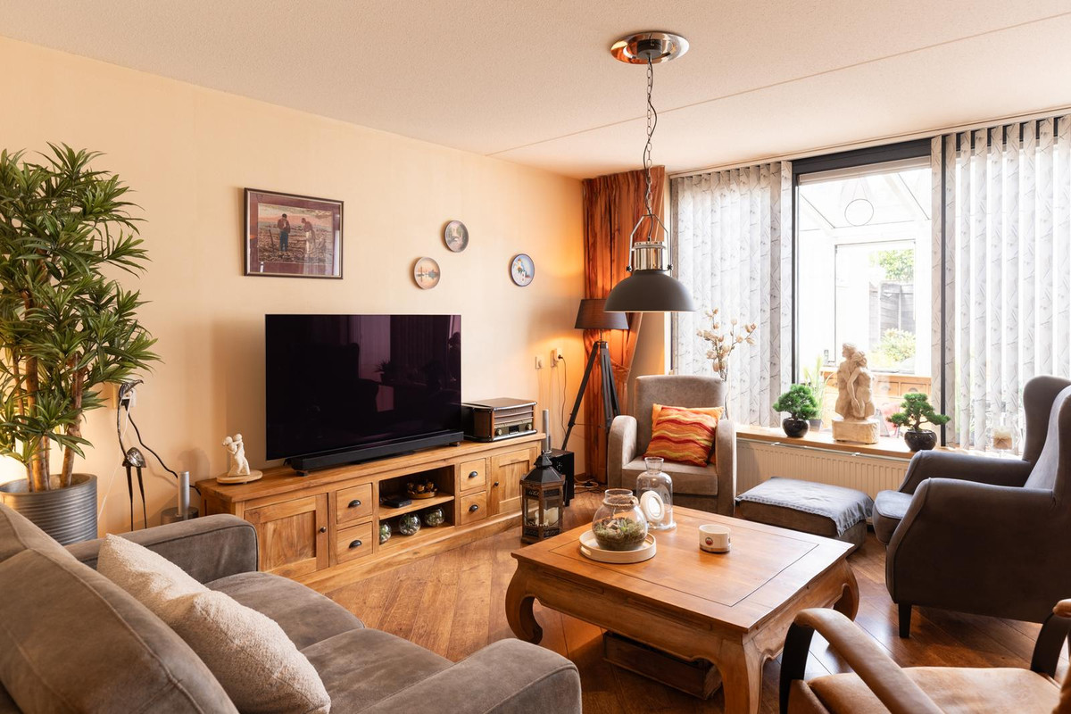 Tussenwoning te koop: De Bazuin 12, 'S-Heerenberg