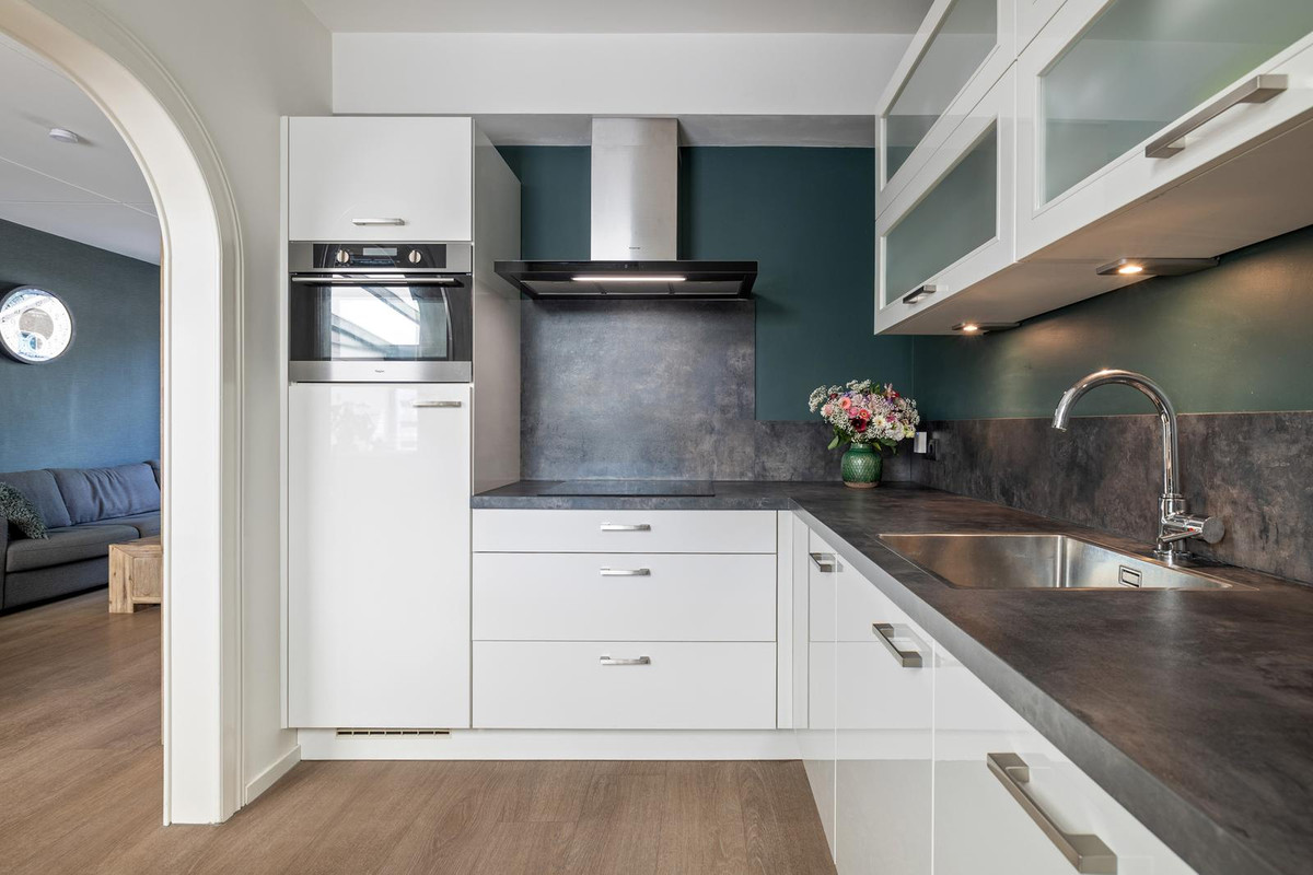 Hoekwoning te koop: Uithof 132, Schoonebeek