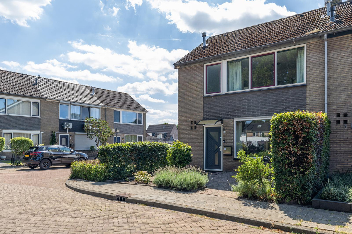 Hoekwoning te koop: Uithof 132, Schoonebeek