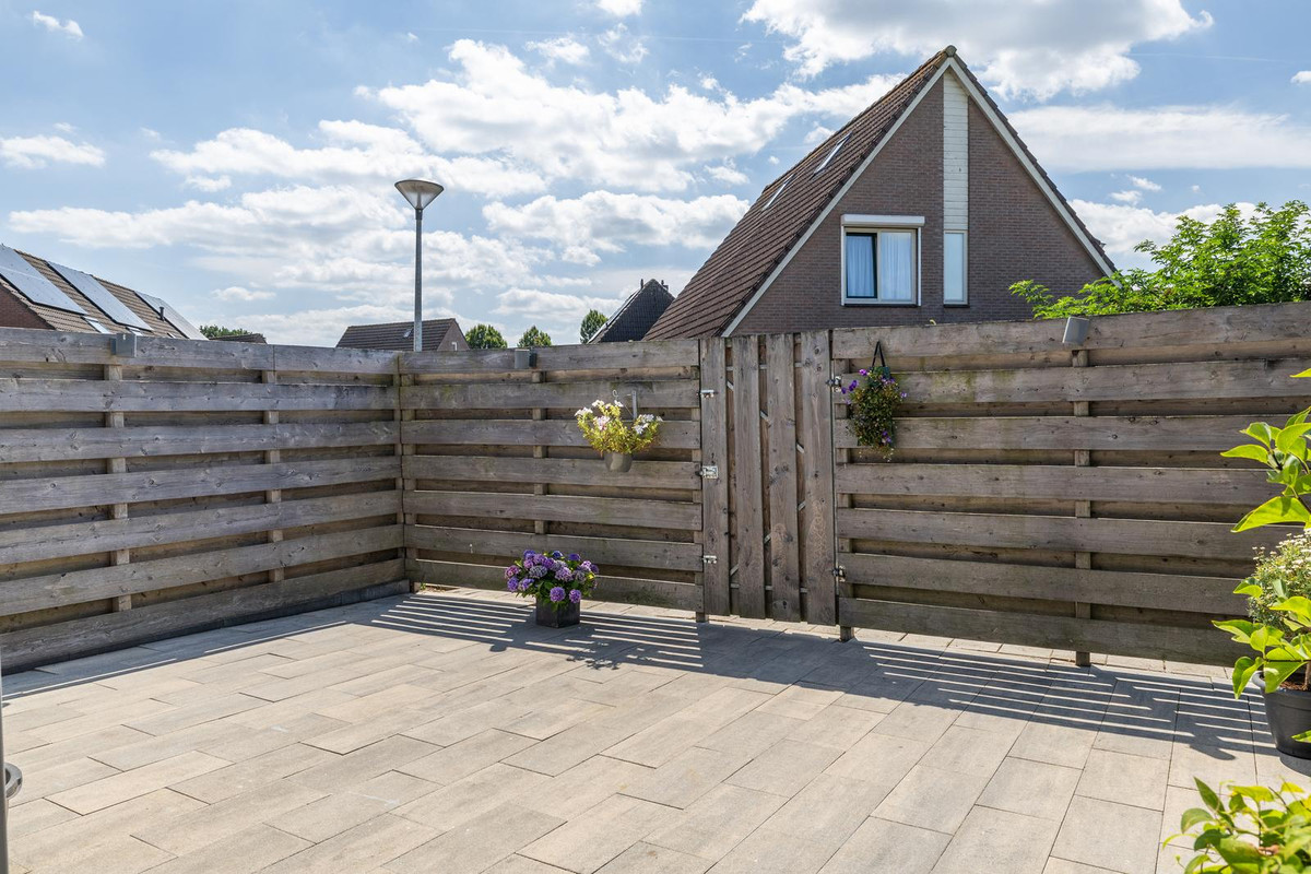 Hoekwoning te koop: Uithof 132, Schoonebeek