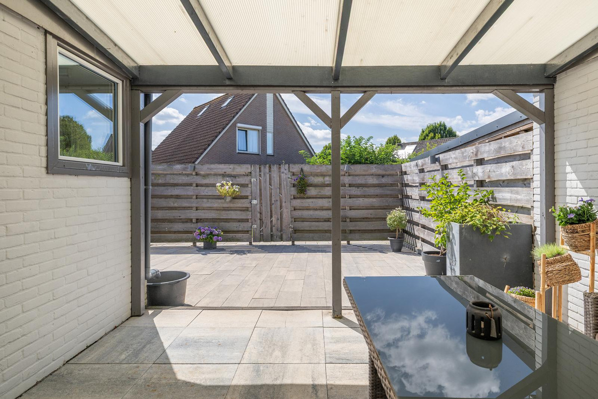 Hoekwoning te koop: Uithof 132, Schoonebeek