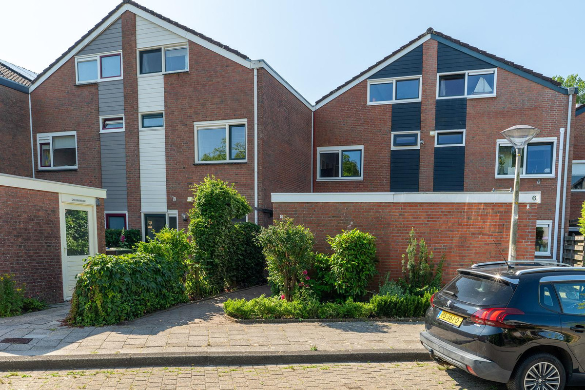 Tussenwoning te koop: Raaigras 8, Leeuwarden