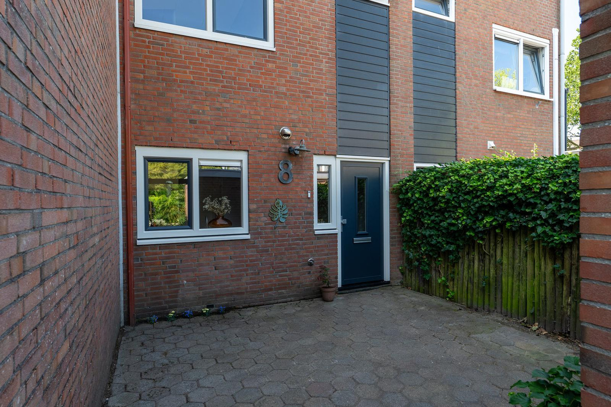 Tussenwoning te koop: Raaigras 8, Leeuwarden