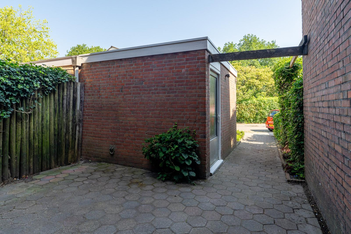 Tussenwoning te koop: Raaigras 8, Leeuwarden
