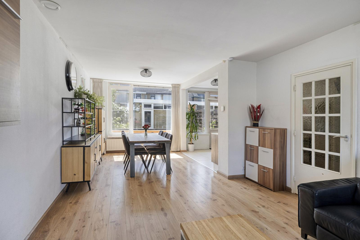 Tussenwoning te koop: Plantsoen 94, Prinsenbeek