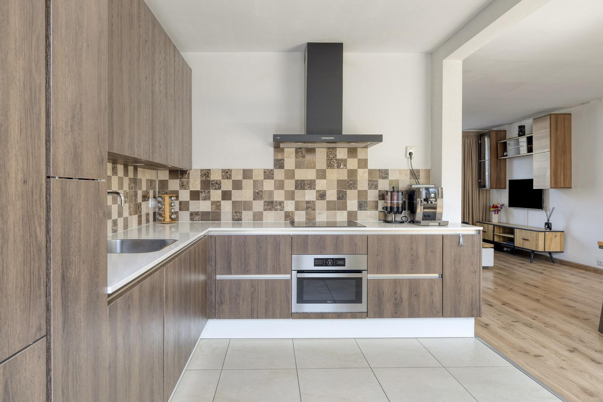 Tussenwoning te koop: Plantsoen 94, Prinsenbeek