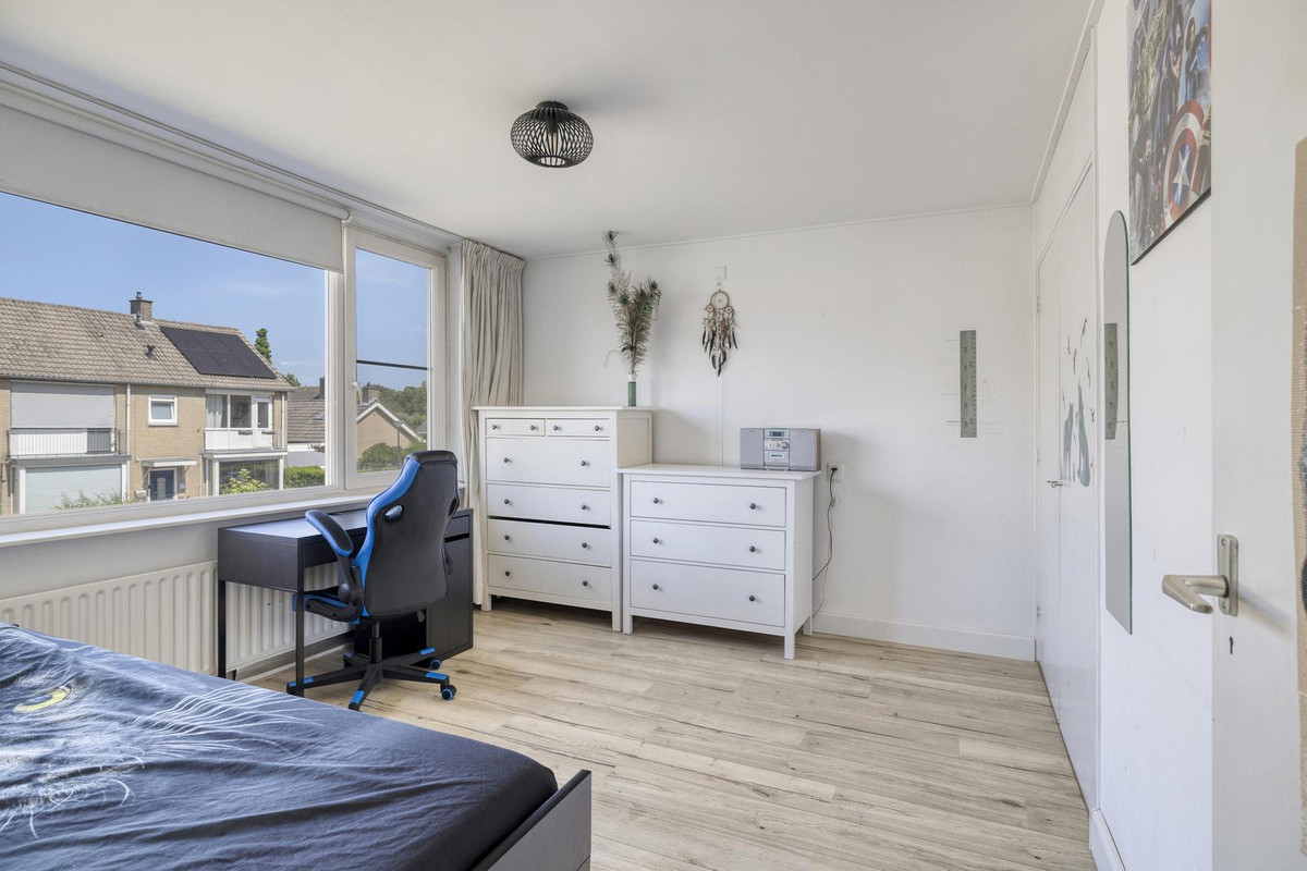 Tussenwoning te koop: Plantsoen 94, Prinsenbeek