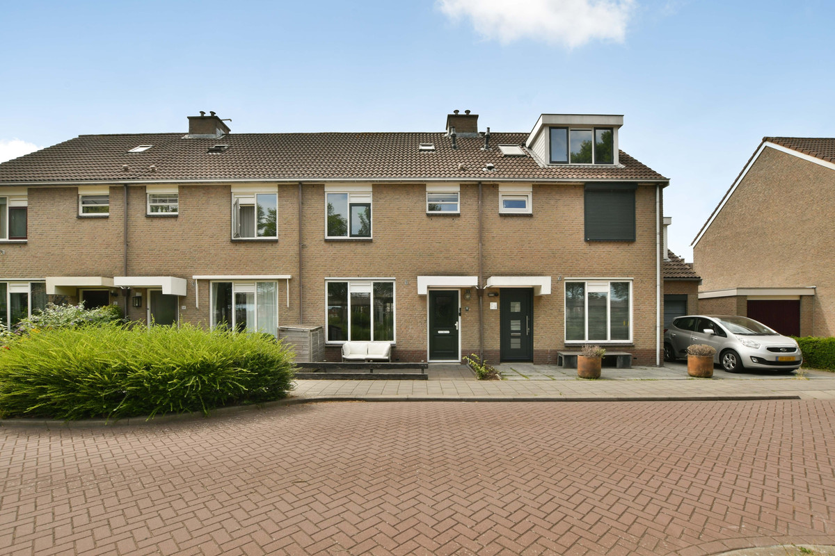 Tussenwoning te koop: Abbenbroekstraat 12, Zaandam