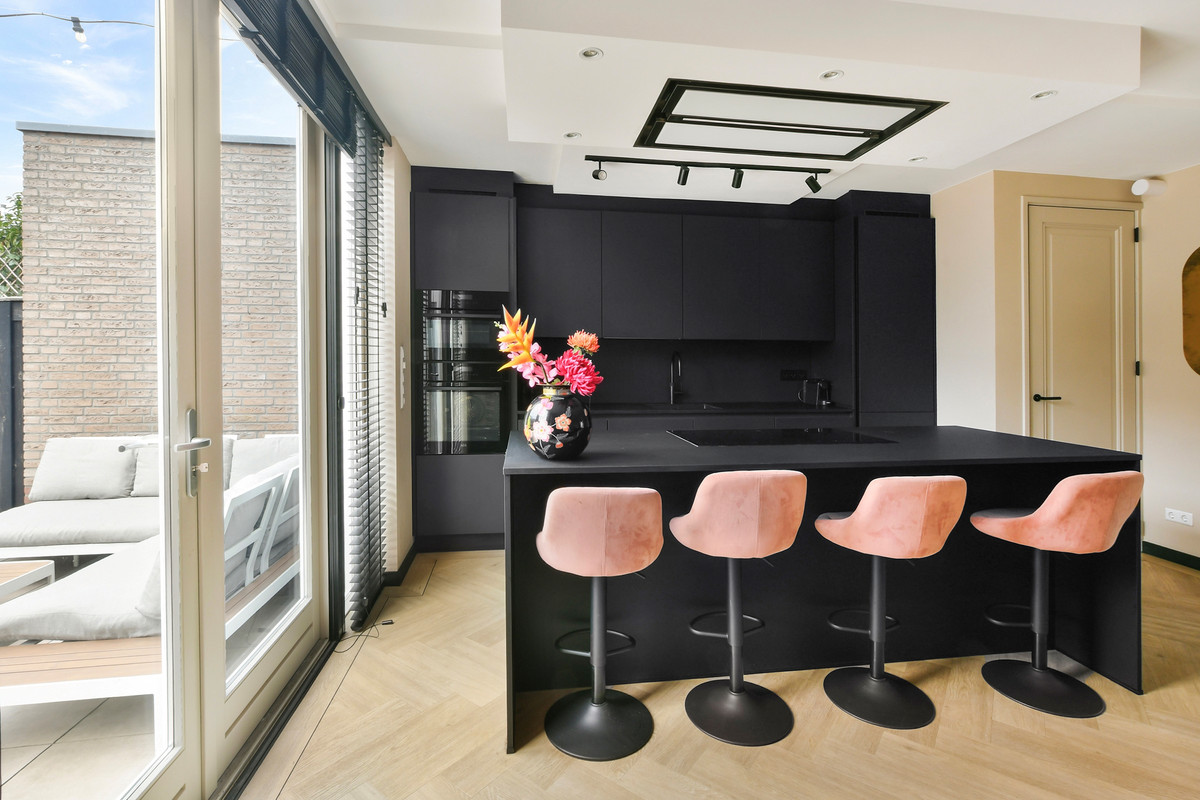 Tussenwoning te koop: Abbenbroekstraat 12, Zaandam