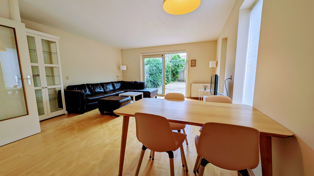Hoekwoning te huur: Riet Blom-Mouritsstraat 2, Rotterdam