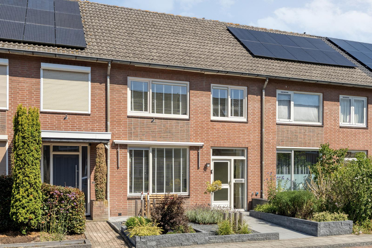 Tussenwoning te koop: Klaproosstraat 35, Ommen