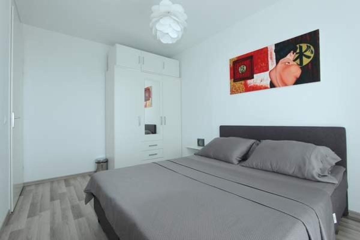 Tussenwoning te huur: Abebe Bikilastraat 22, Almere