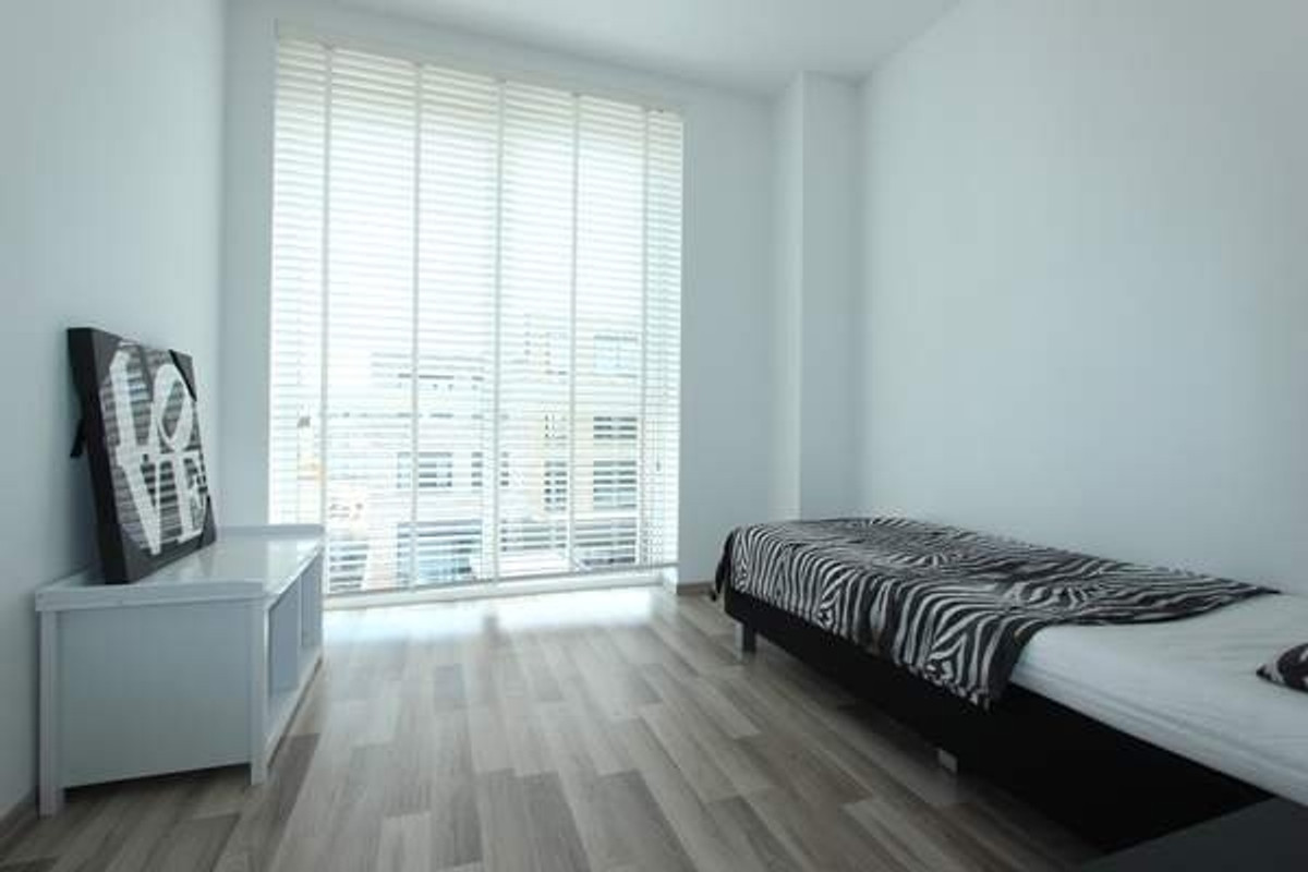 Tussenwoning te huur: Abebe Bikilastraat 22, Almere