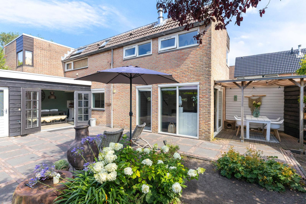 Tussenwoning te koop: Pieter Wariuslaan 136, Midwoud