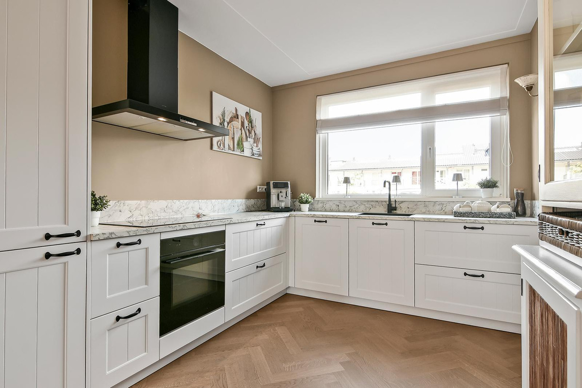 Tussenwoning te koop: Fanny Blankers-Koenlaan 137, Hoofddorp