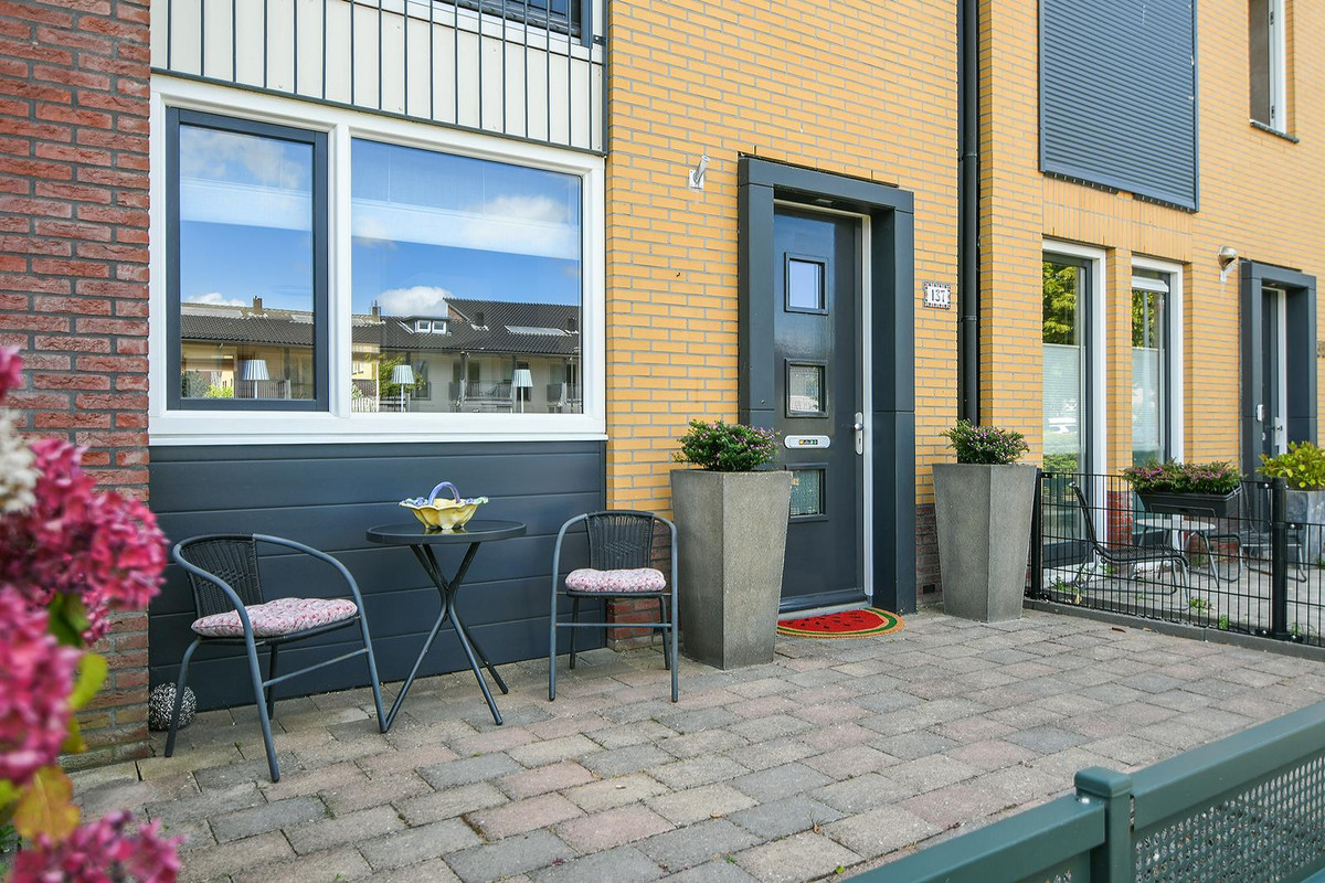 Tussenwoning te koop: Fanny Blankers-Koenlaan 137, Hoofddorp